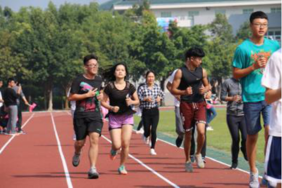 广州高校跑团:超越青春马拉松,成为内心的英雄