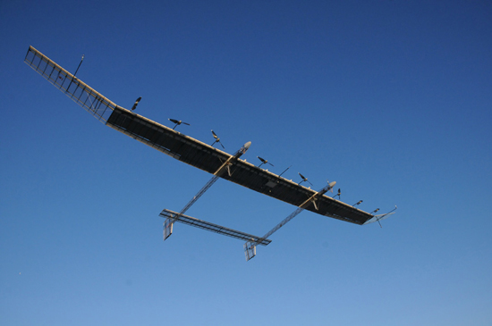 国产太阳能无人机完成试飞：性能国际前三