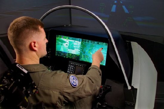 美打造F-35+无人机群体系 可改变未来空战形式