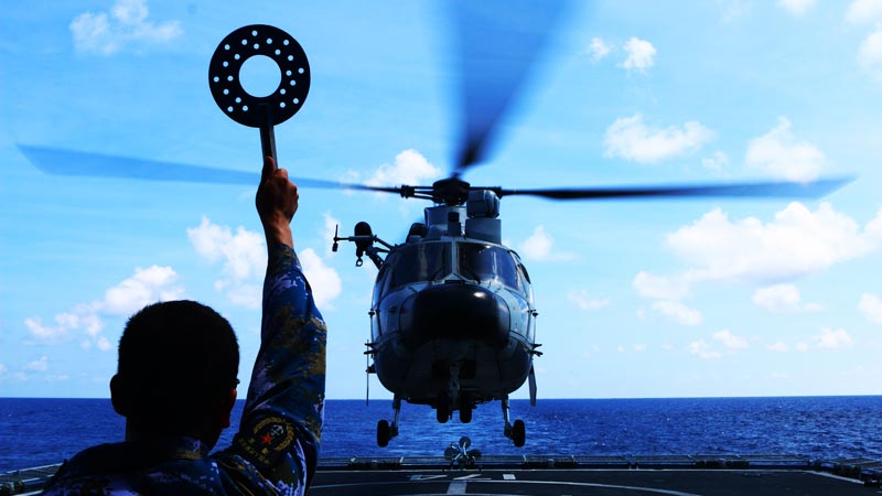 海军远海实战化训练 直升机当了回主角