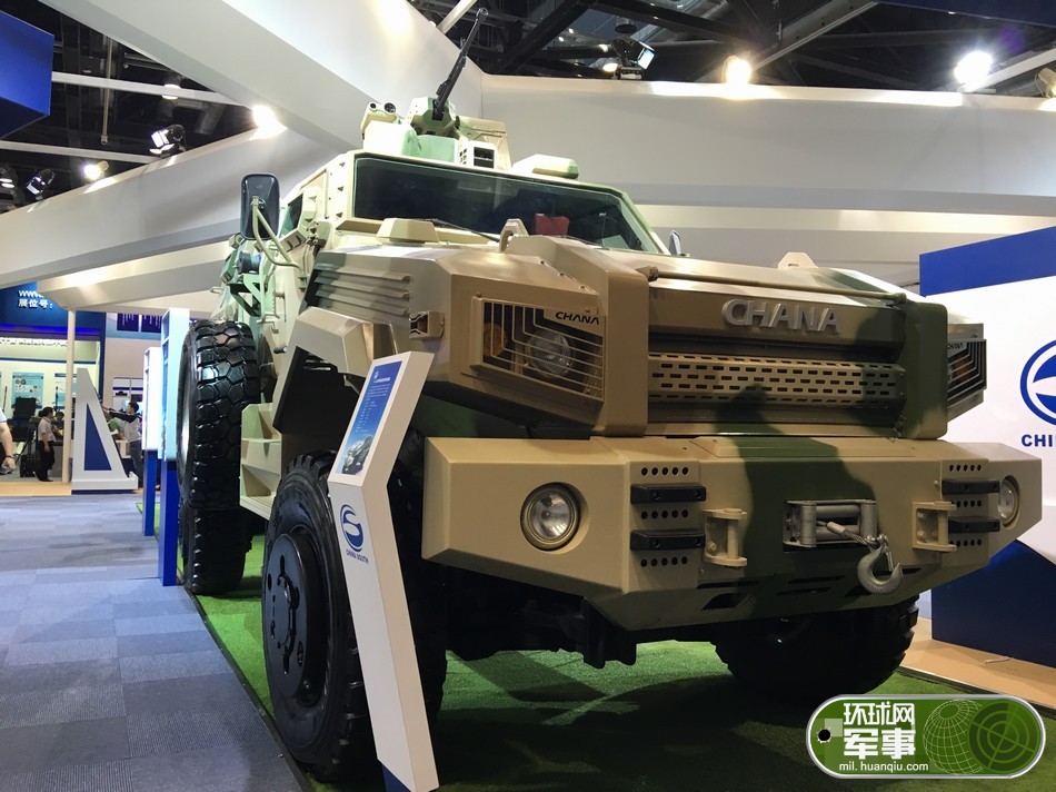 第八届中国国际警用装备博览会在展会现场，多架厂商带来了先进的警用车辆进行现场展示。