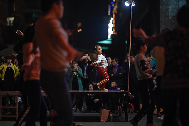 一点资讯广场舞 a46aa10308df7da_w800_h533.jpg