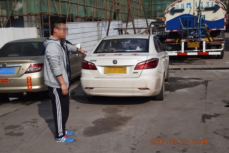 一泡尿2000元! 教练内急跑厕所 学员顶岗被逮