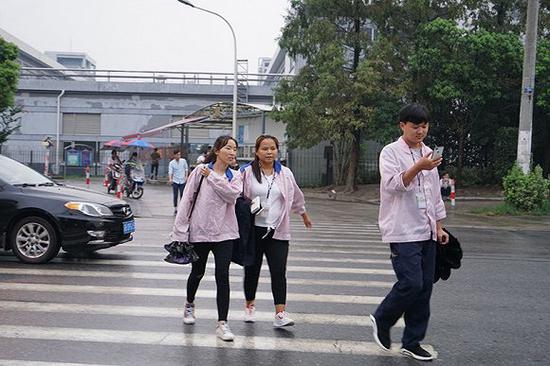 上海昌硕员工厂服图片图片