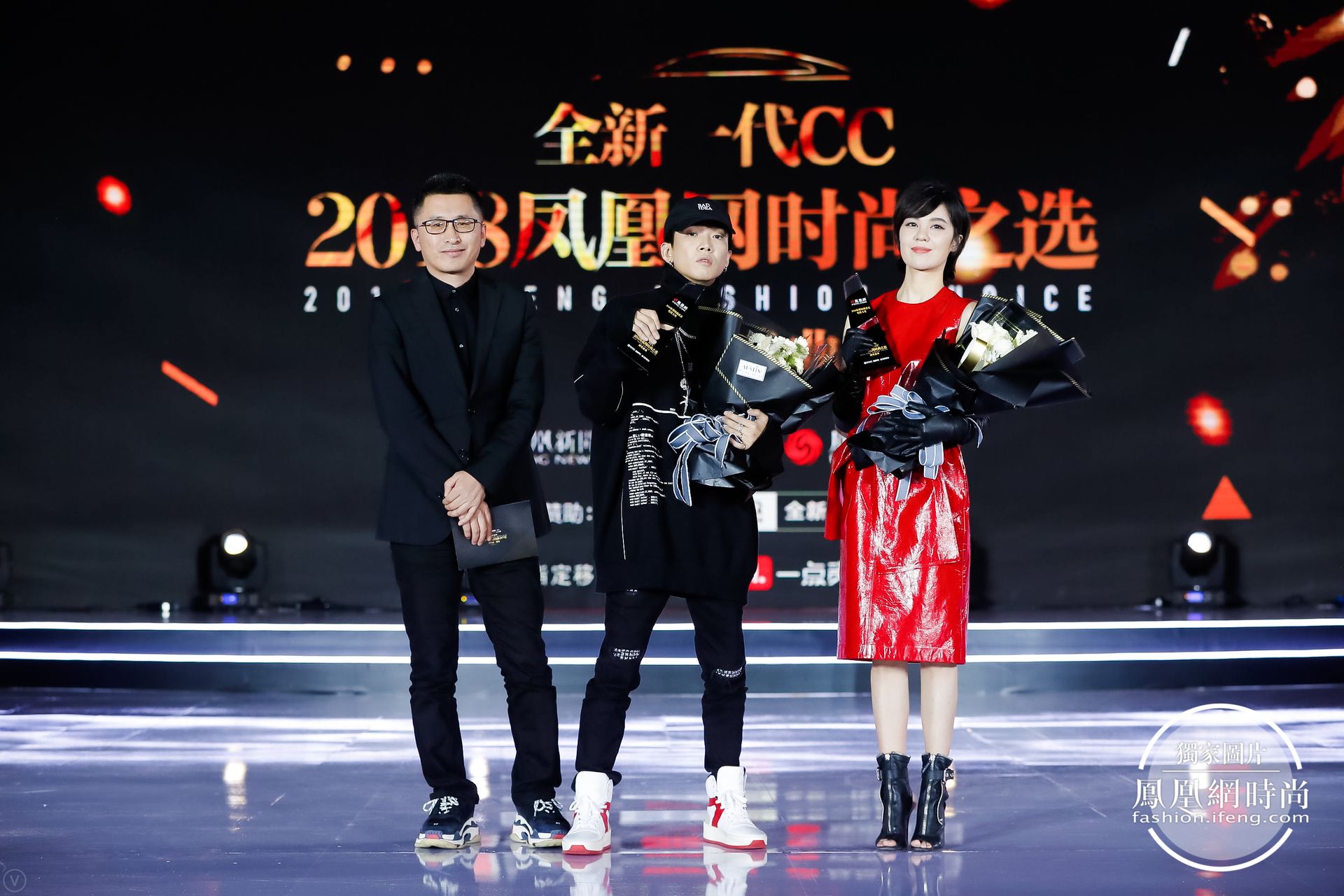 郁可唯、TT获得2018年度时尚音乐先锋