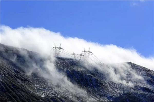 藏中电力联网工程完成：在青藏高原创多项世界纪录