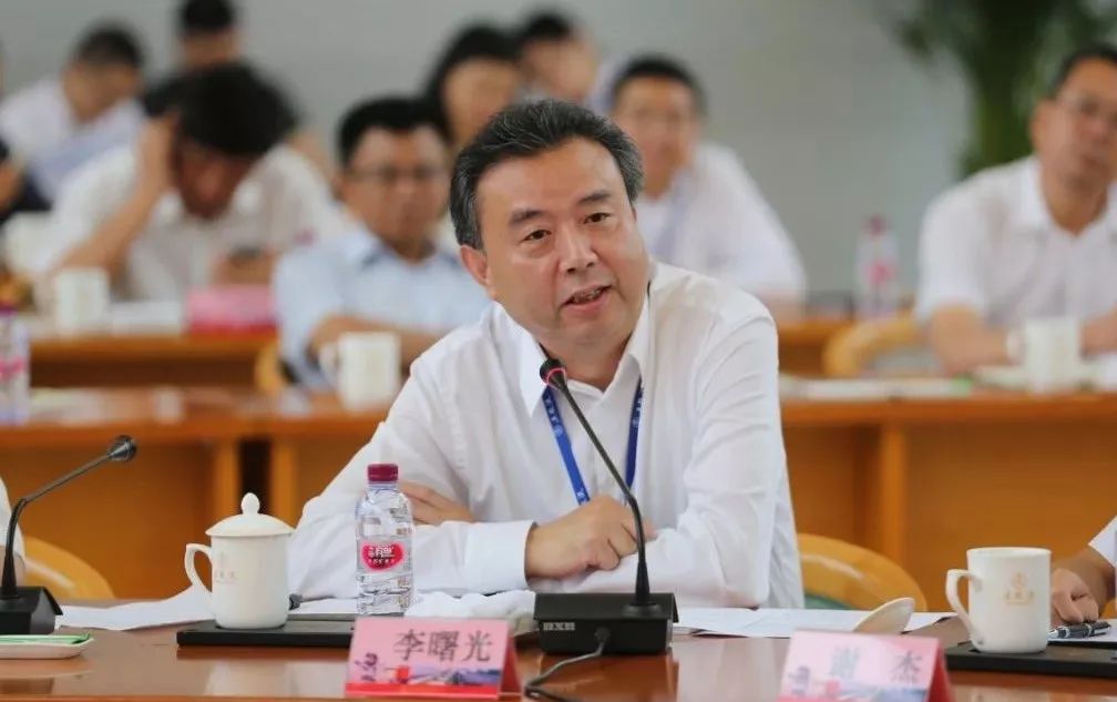 我们研究了李曙光的全年讲话,发现五粮液悄悄布了一个局|云酒独家