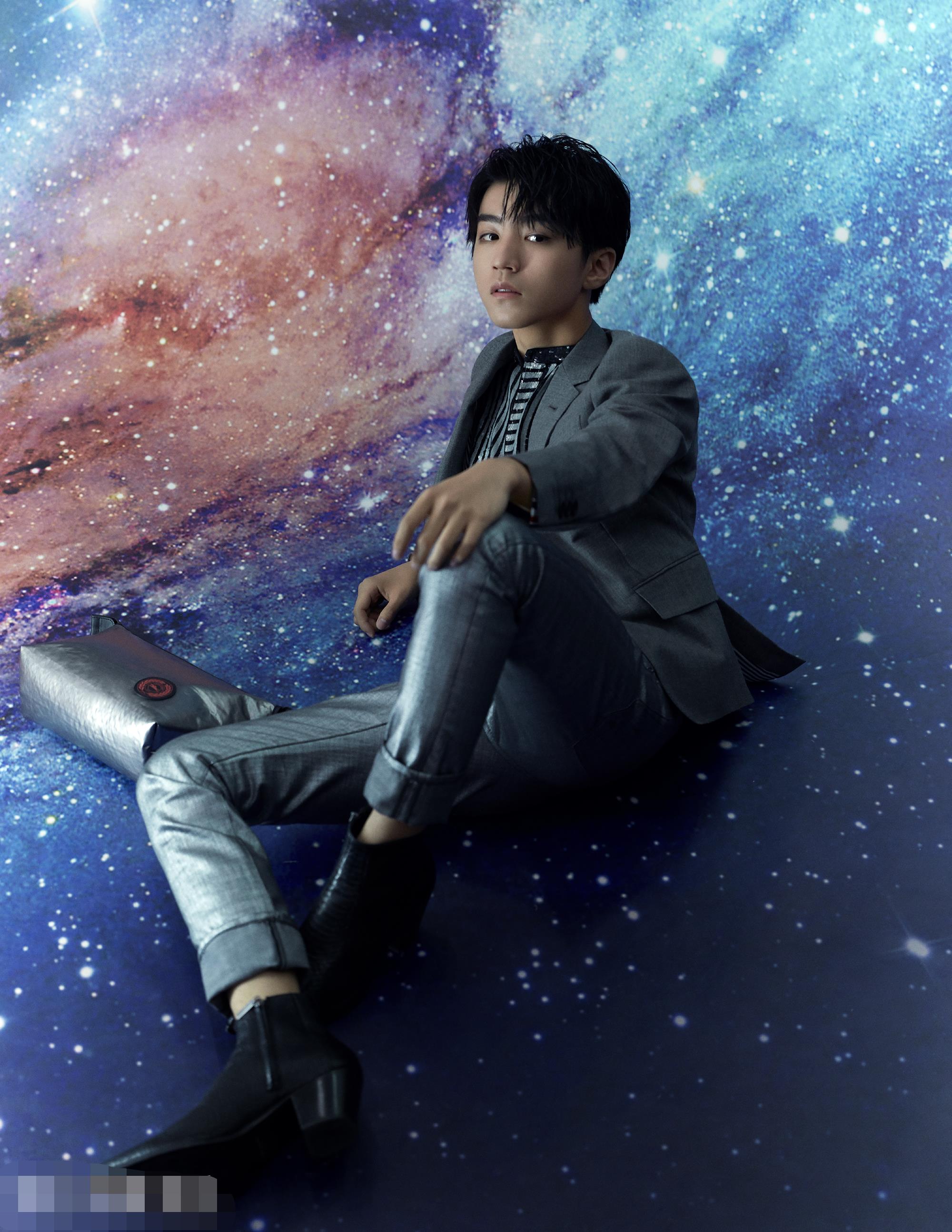 王俊凯2019开年封曝光 面对生活的选择题:从不逃离