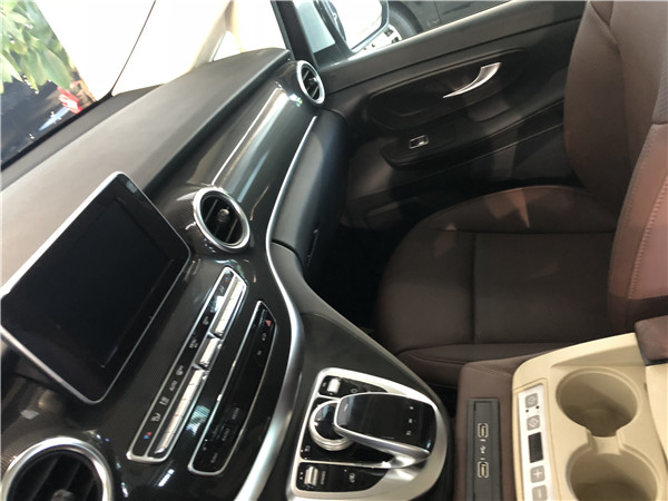 奔驰v250发布诠释高端改装商务车新模范15088779054
