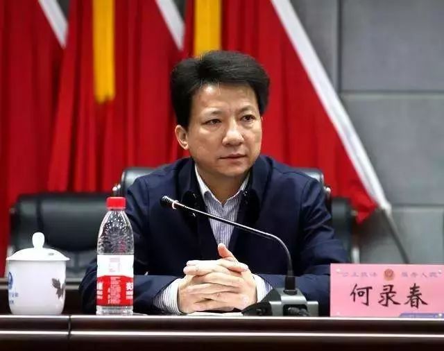 夜读|19岁从政30岁副厅37岁正厅的女书记,与搭档市长同时被调整