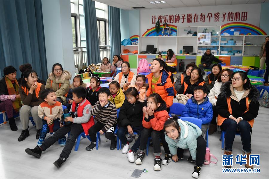 (新华全媒头条·图文互动)(2)承诺有“干货” 落实有“硬招”——“全国两会部长通道”上承诺践行情况扫描