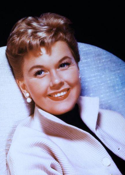 1/6好莱坞传奇影星,歌手多丽丝·戴去世,享年97岁,她的基金会公布了这