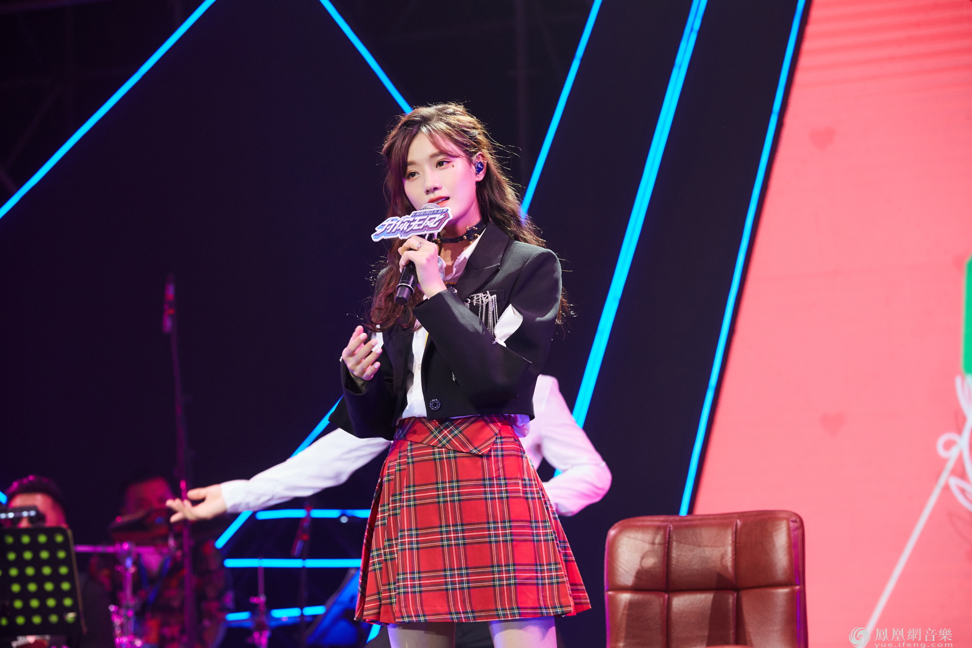 陈意涵estelle亮相无风原创音乐盛典自弹自唱引爆全场