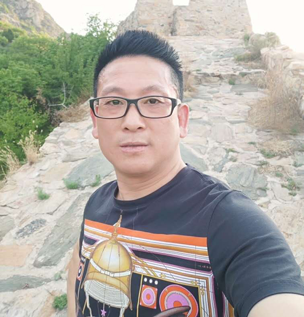 安徽籍企业家歌手徐鹏飞推出原创力作好日子全靠奋斗献礼新中国70华诞