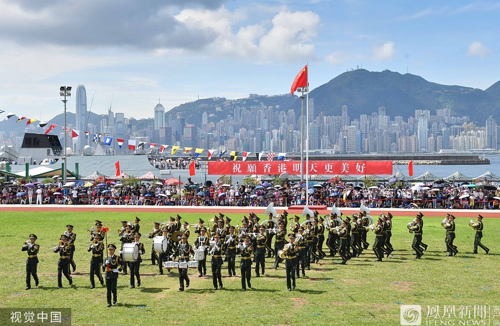 解放軍駐港部隊軍營開放