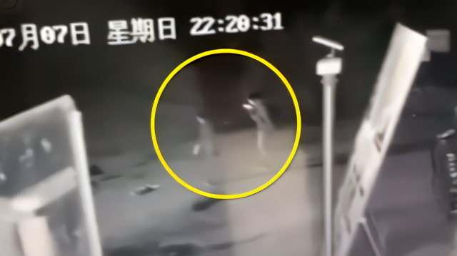 杭州女童失联前最后监控视频曝光：3人进去2人出来