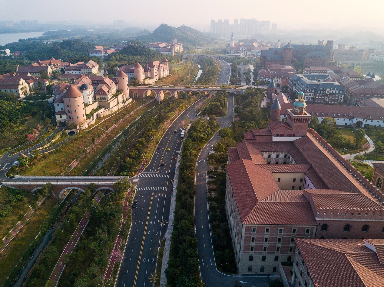 这一次,华为把开发者大会开到了"家里"