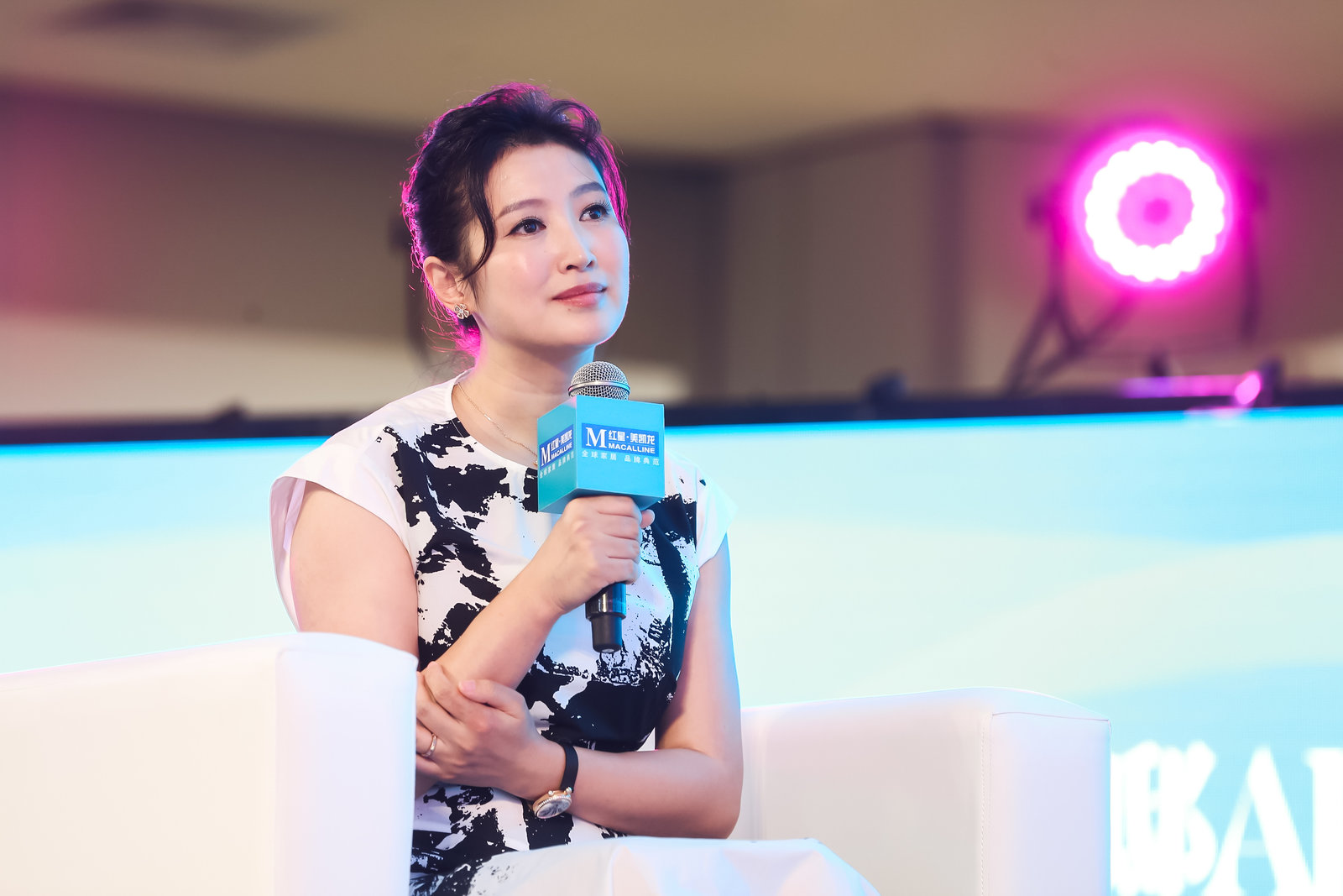 品牌动态 其他 正文 △本次发布会主持人 春妮 至此,2019全球家居消费