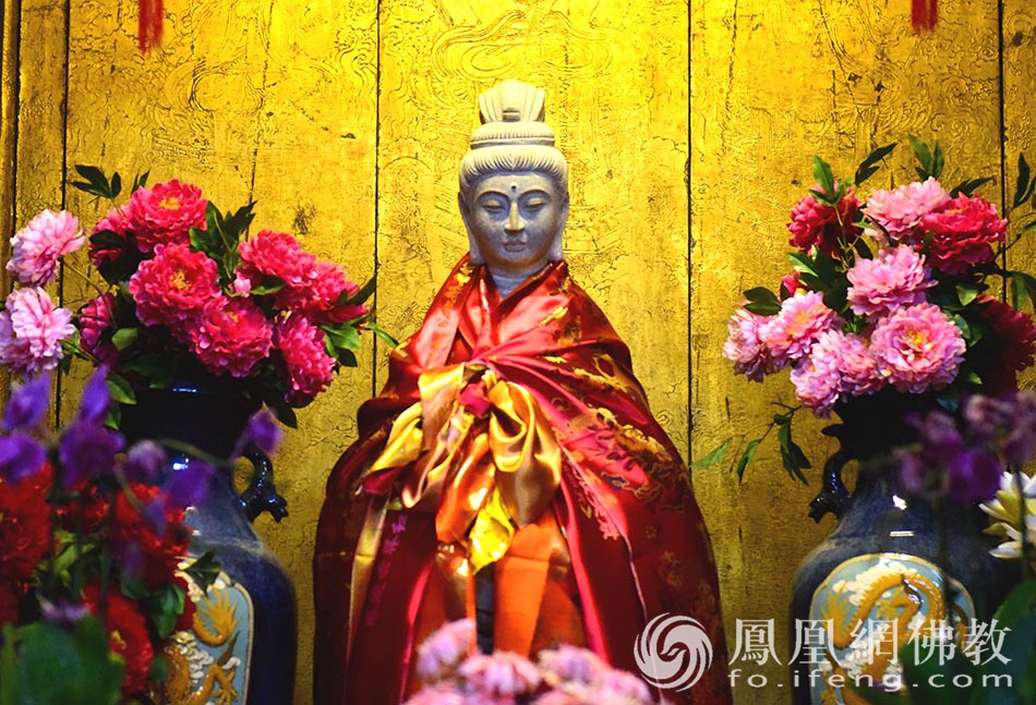 南京栖霞寺观世音菩萨圣像,观世音菩萨像身座即为国民政府时期最高