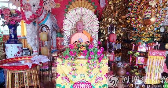 祜巴提卡达希长老随喜开示(图片来源:凤凰网佛教 摄影:临沧金龙寺)