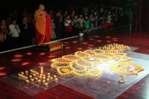 恭迎文殊菩萨圣诞 鸡鸣寺举行文殊启智中高考祈福传灯法会_手机凤凰网