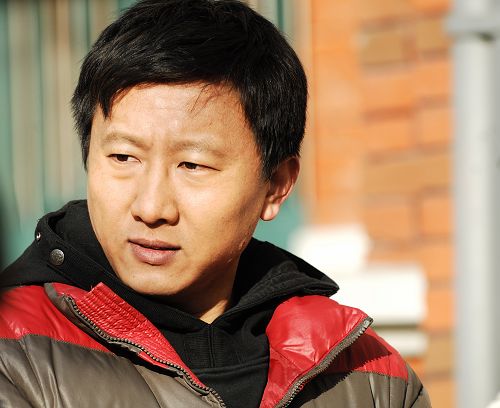 《请你原谅我》《远亲近邻》《千金归来》等多部影视剧的男演员房子斌