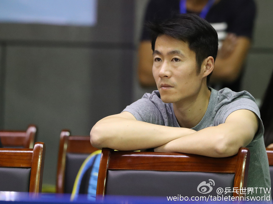 王励勤也在场边观战