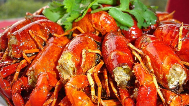 杨九九美食日记重口味麻辣小龙虾麻辣虾球