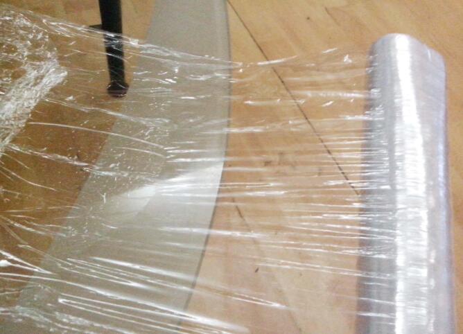 湖北一高校大四男生坠亡:头部缠裹有保鲜膜