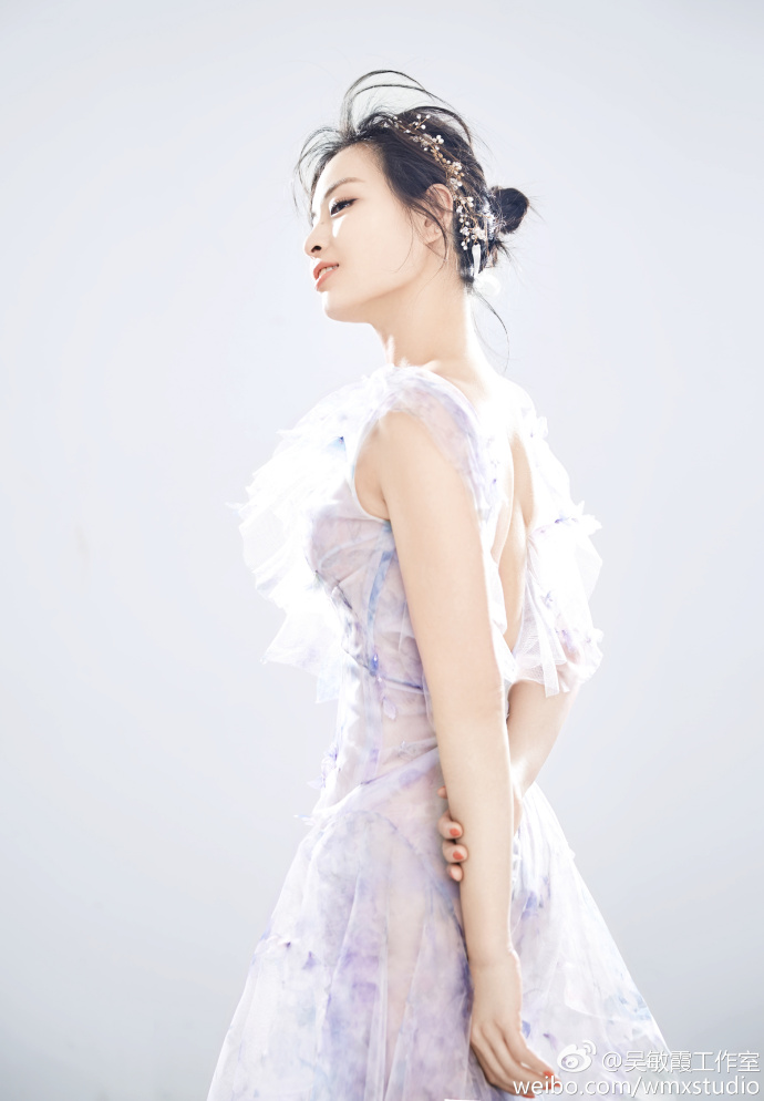 压箱底美照!吴敏霞完美演绎知性淑女