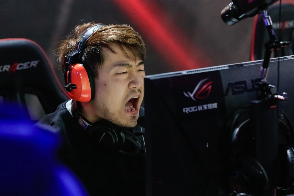 sli联赛线下赛现场图来自老队长rotk的怒吼