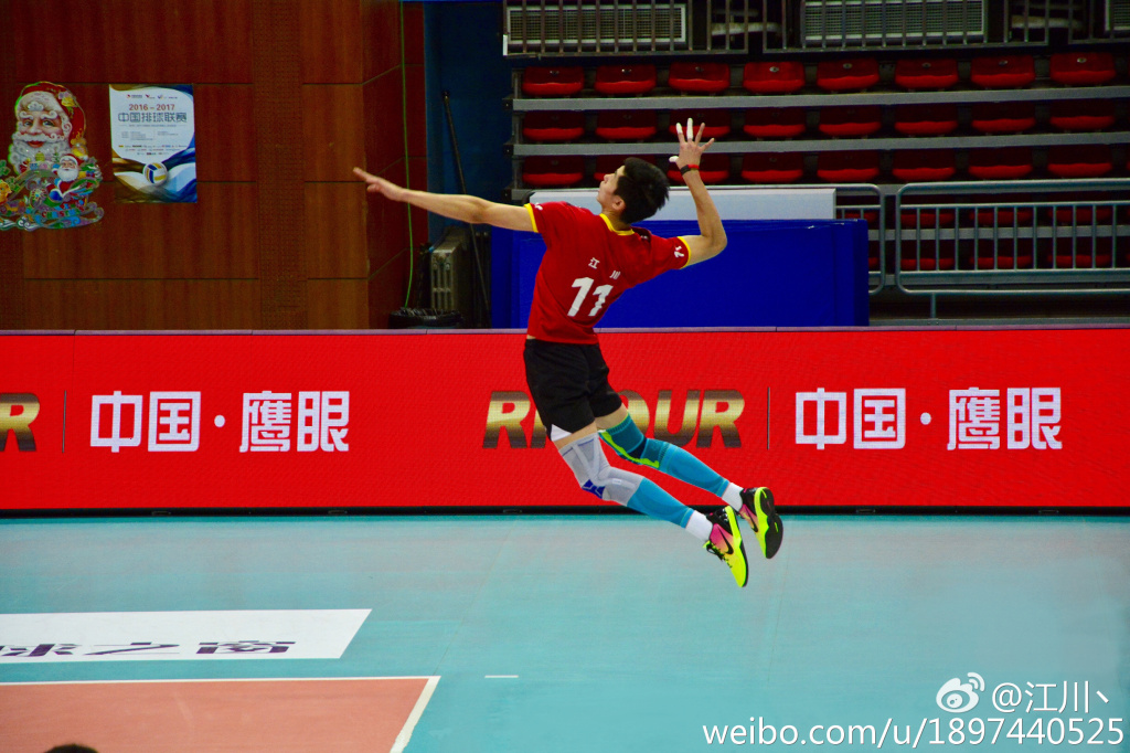 江川发球2米03的江川符合张常宁对男友身高2米以上的要求.