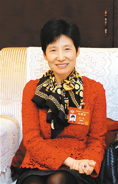 住陕女委员从建立食品安全体系等方面提出建议