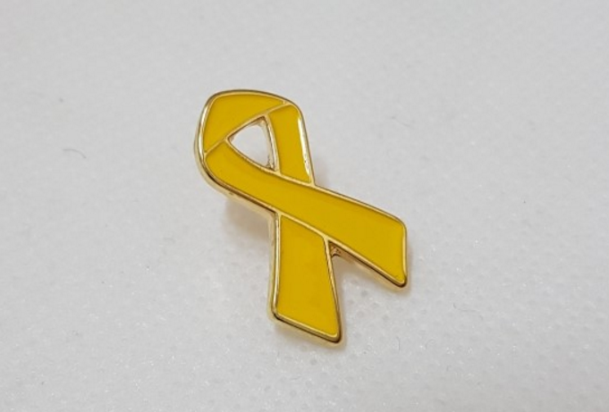 世越号出水前天空现"黄丝带" 形似世越号悼念徽章