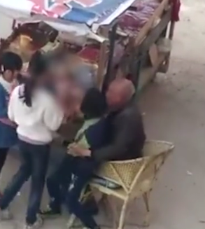 河南一老人用零食占女童便宜警方涉猥亵已拘留