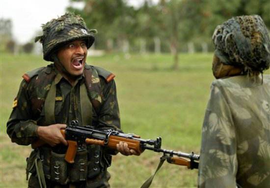 印度军官对我边防军大喊大叫好几天 到底为啥_凤凰军事