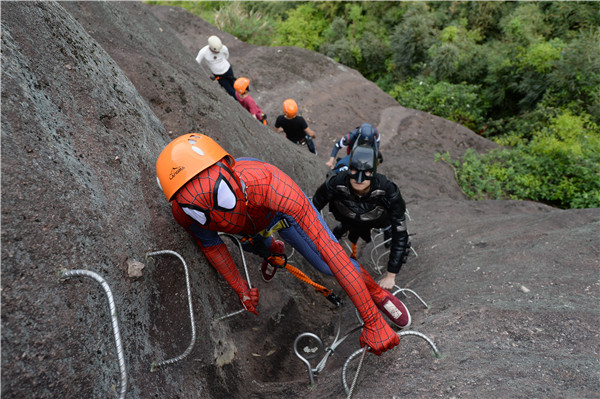 超级英雄挑战平江悬崖飞拉达惊险刺激不输电影