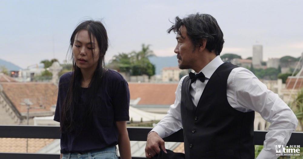 洪常秀戛纳展映新片曝海报 御用女主金敏喜主演_电影资讯_浙江热线