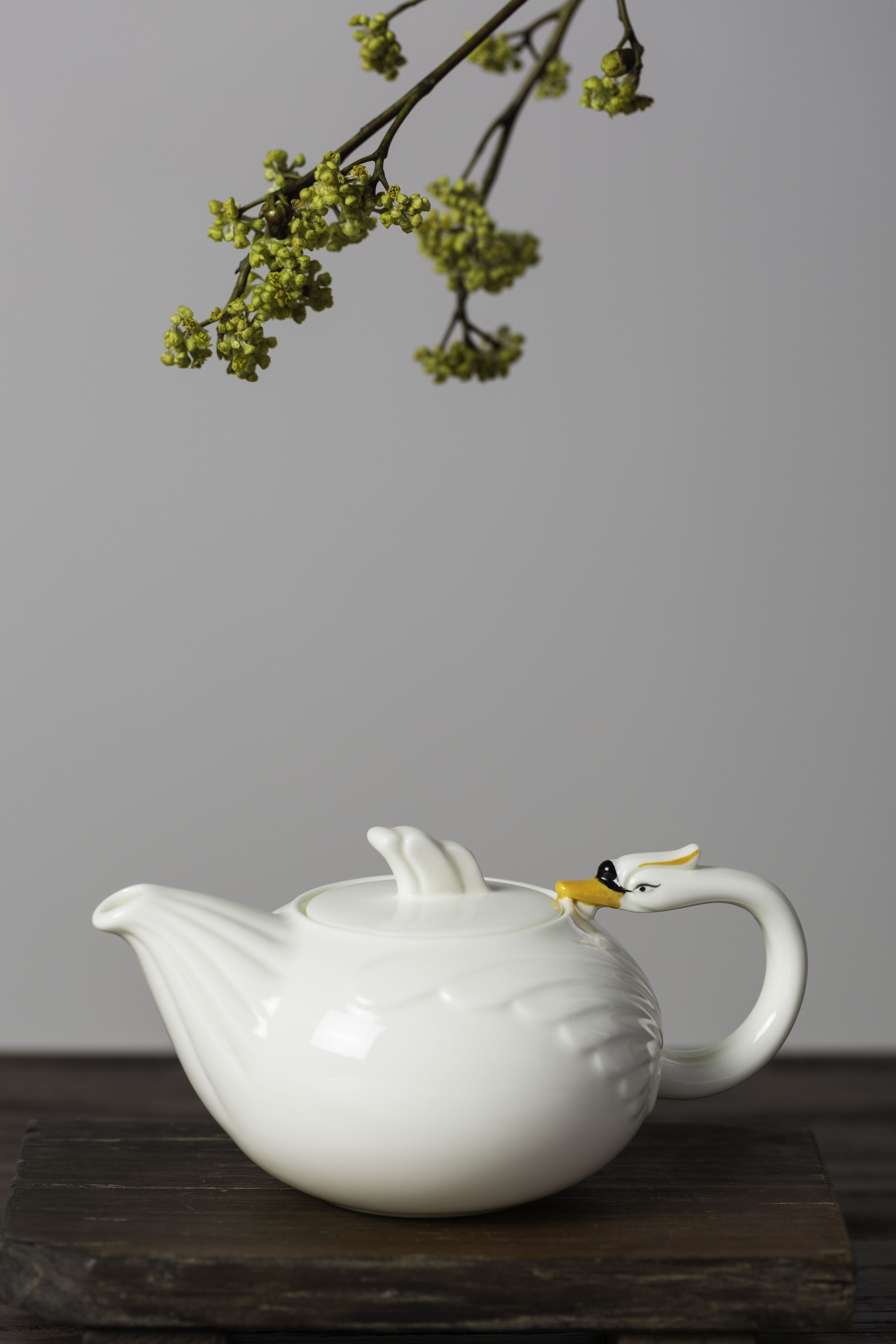 经典茶器系列:"天鹅","爱相随","馨悦","倾城"