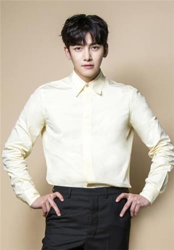 《奇怪的搭档》池昌旭:浪漫喜剧正对胃口_手机凤凰网