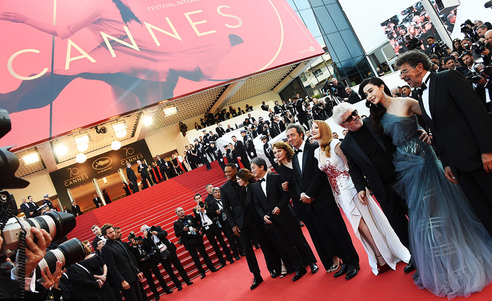 直击第70届戛纳电影节闭幕式红毯
