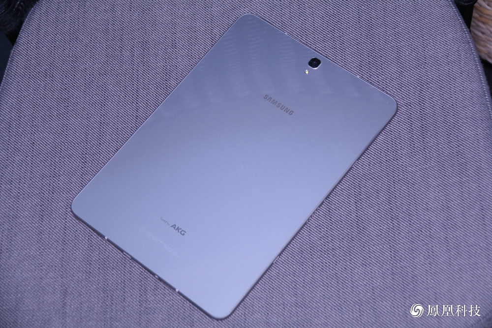 三星tab s3平板电脑图赏:双面玻璃,外形时尚