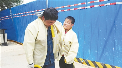 给辛苦的老爸擦擦汗