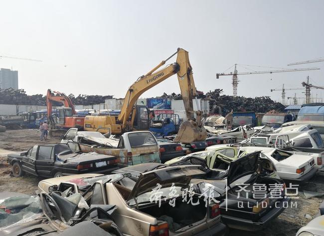 现场直击聊城集中拆解已查扣的156辆拼装报废车辆