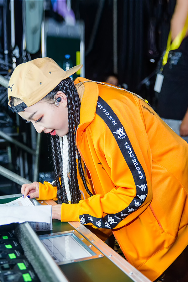 vava:不可思议的rap少女