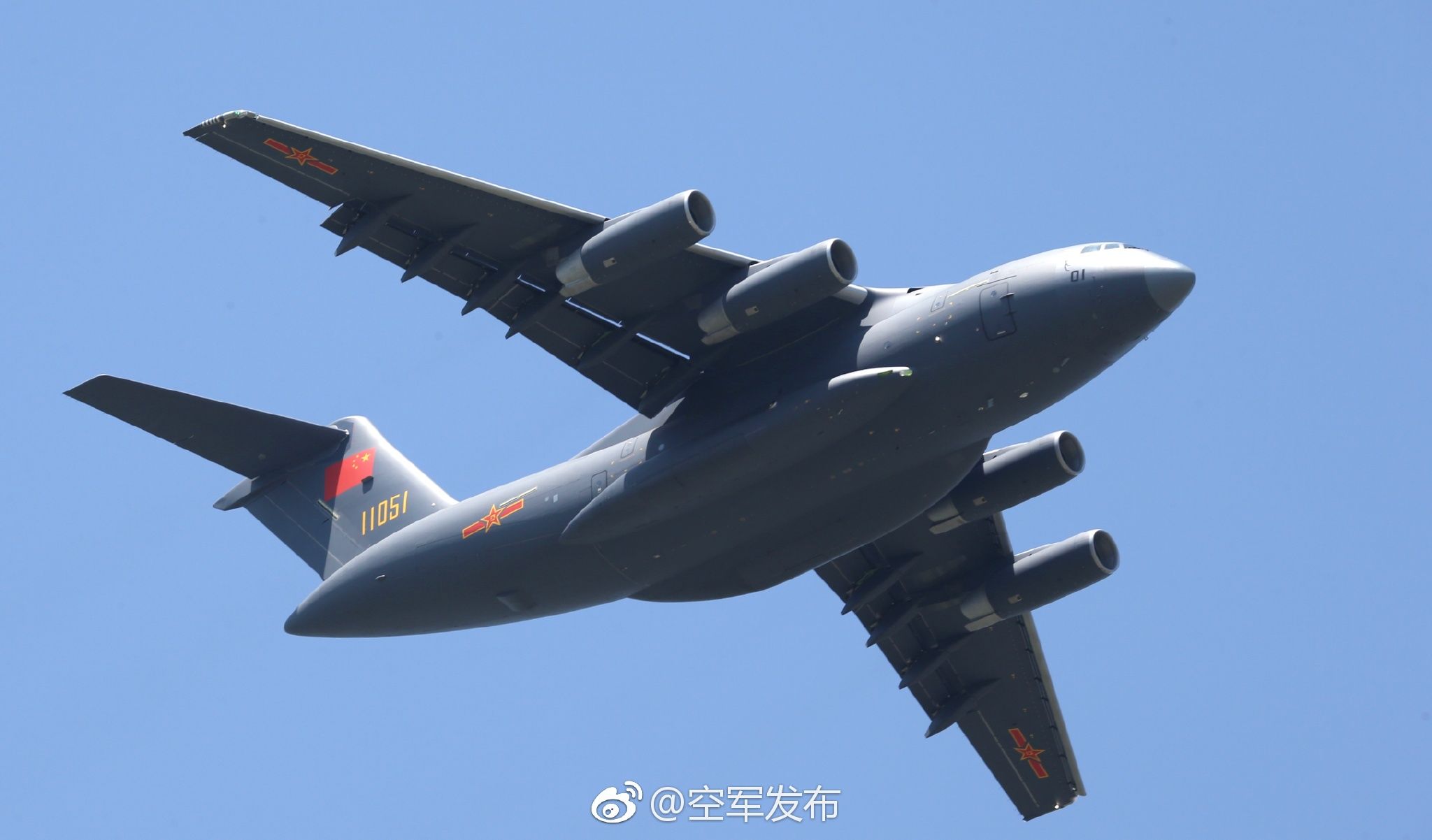 壮志凌云!空军晒各型主力战机庆祝成立68周年