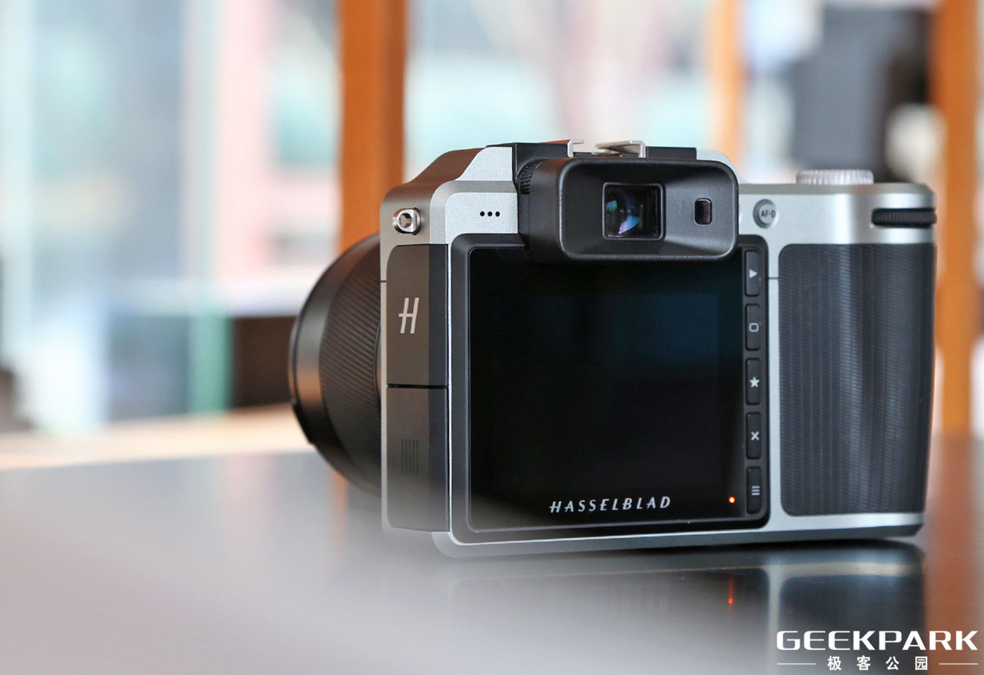 哈苏 x1d 上手:这台价值 10 万块的相机有何特别?