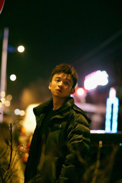 90后影帝董子健深情表白母校:我永远以中戏为荣