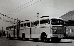 90年代四大汽车集团 c3a63c25ab26bd6size37_w252_h158.jpg