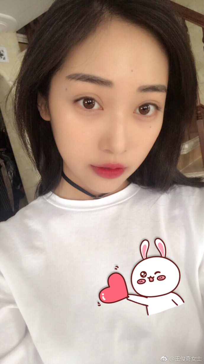 中国足球又一美女老板 大连千兆要火了